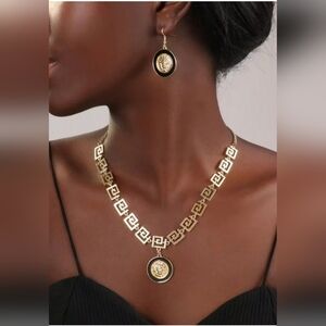 Exquisite Lion Head Greek Key Great Wall Gift Set New With Box